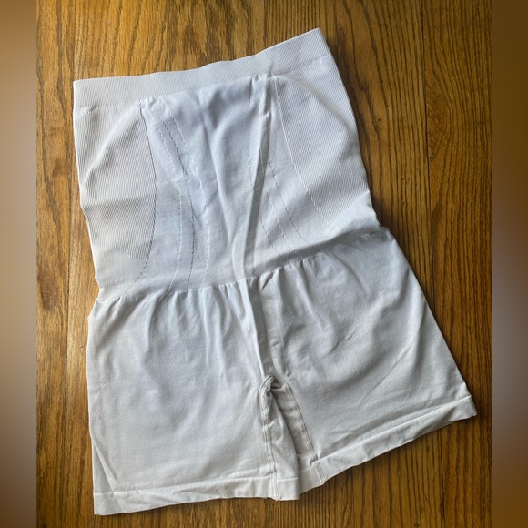 BLANQI® Everyday™ Postpartum Belly Support Girlshort - Pale Nude / Large - Picture 7 of 9